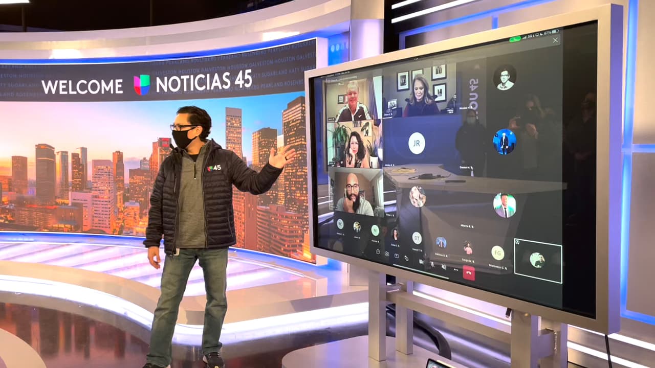 El nuevo estudio de Noticias 45 tiene lo más avanzado en la tecnología de estudios de televisión.