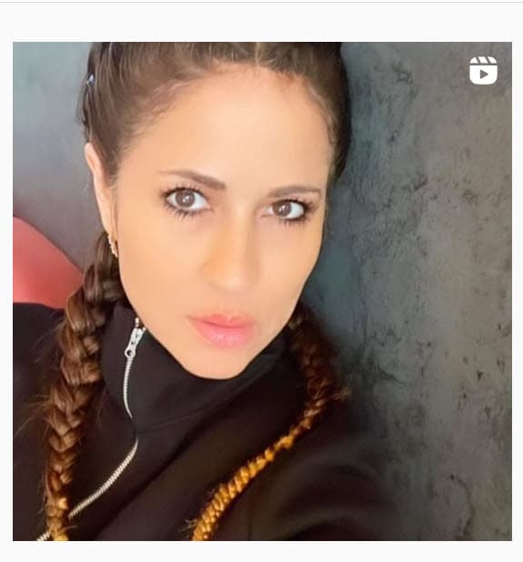 "Me siento súper valiente al decir mi edad", admitió, "porque
<b>me siento tan plena</b>".
<br>