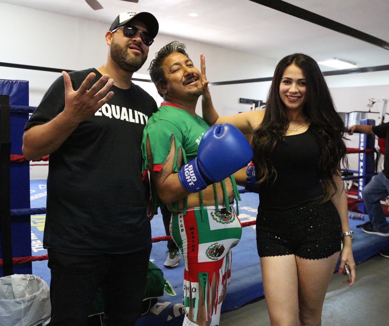 Así pagó la apuesta El Feo a Raúl 'El Pelón' después de la derrota de Julio César Chávez Jr.