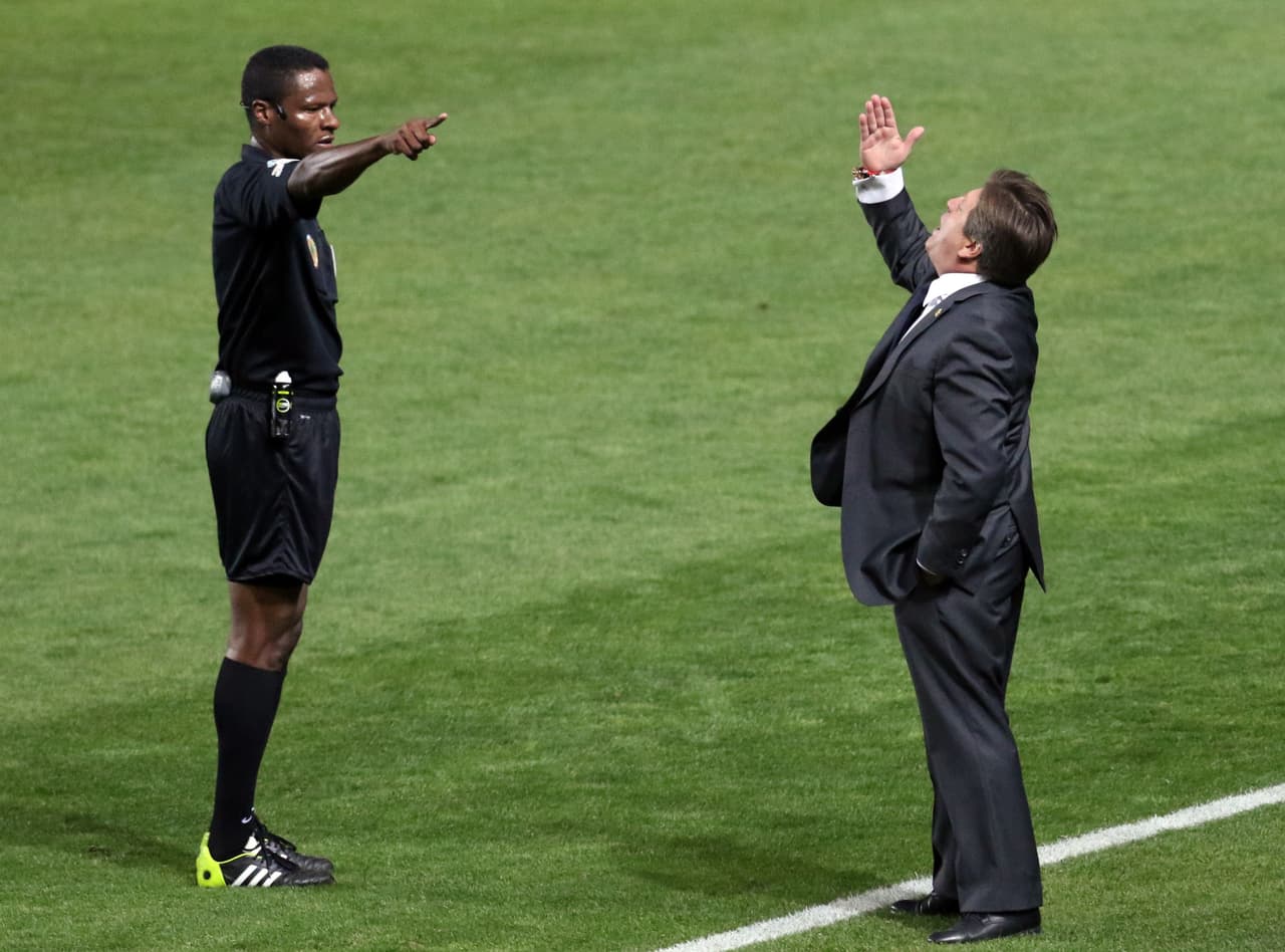 El primer torneo que asumió De María como presidente fue la Copa América de 2015 en Chile, a donde llevó un equipo sin figuras y la Selección quedó eliminada en primera ronda.
