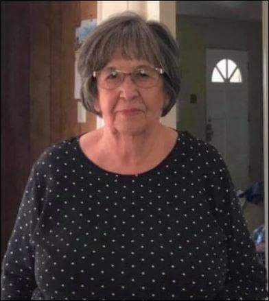 <b>Angie Englisbee, de 86 años</b> 
<br>Estaba en la fila de salida al momento del tiroteo y acababa de colgar de una llamada telefónica con su hijo, informó el New York Times. La nieta de Englisbee, Mia Peake, le dijo al Times que tenía siete hijos. Le encantaba ver el Hospital General y era "una persona muy fuerte, muy contundente", agregó Peake.