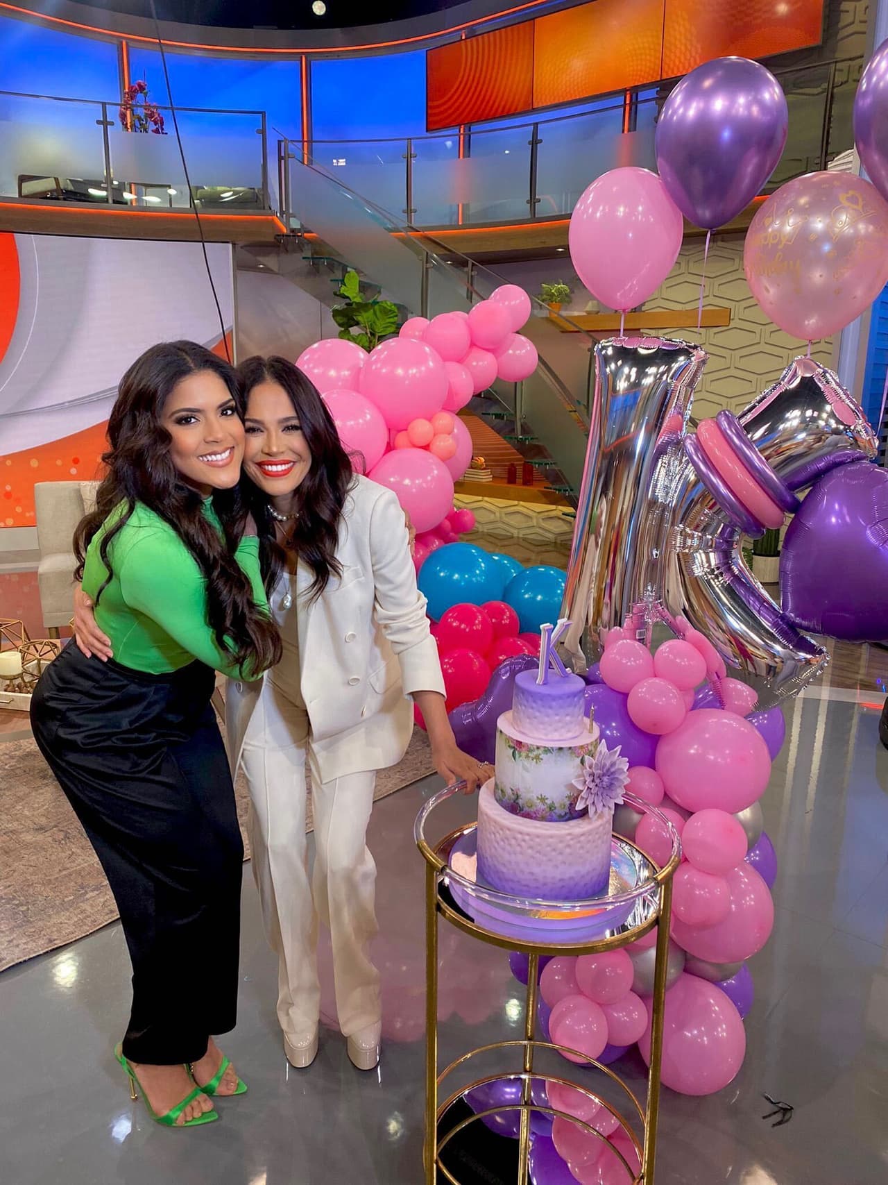 Luego de su boda de ensueño, Fran felicitó a Karla y con un gran abrazo celebraron la vida de la mexicana y su amistad que comenzó en 2015.
