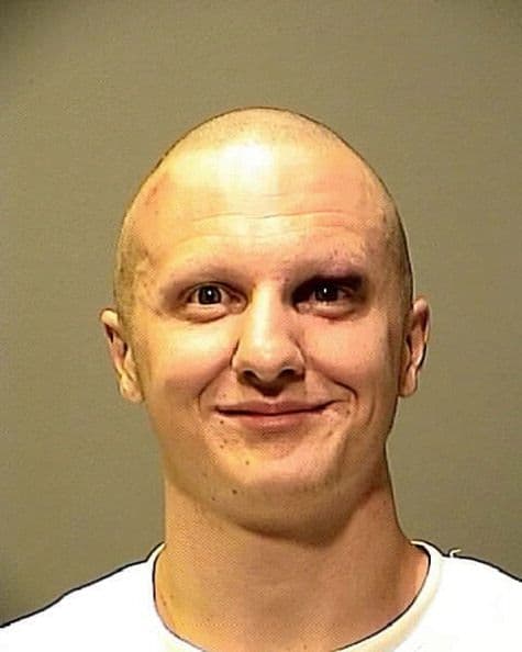 En cuanto al agresor, Jared Lee Loughner, de 22 años, podría enfrentar pena de muerte. Está detenido sin posibilidad de fianza.