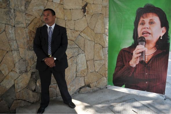 La pareja consideró al divorcio como un "sacrificio" por el pueblo, pero políticos opositores y empresarios afirmaron que estaba motivado por la ambición de la ahora ex primera dama, a quien califican como el poder real en el actual gobierno.