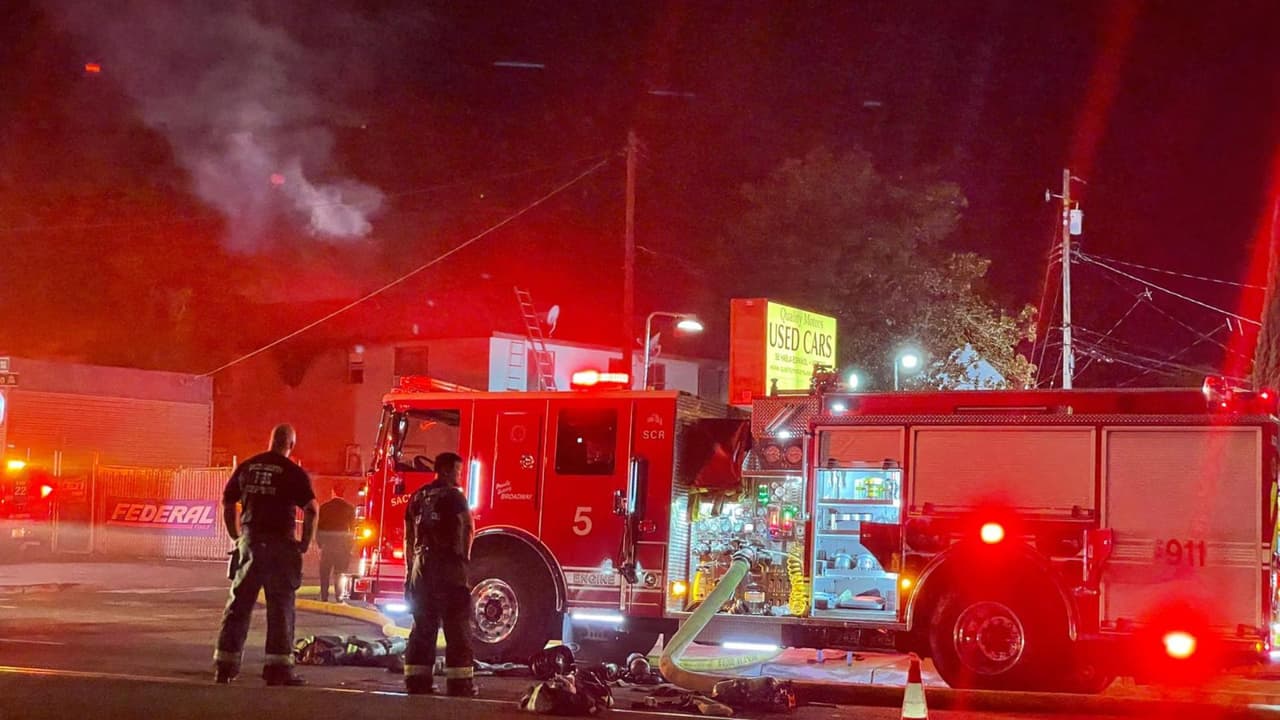 Muere una persona en un incendio en un edificio de apartamentos en Sacramento