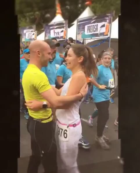 Ella no se lo esperaba y quedó muy sorprendida ante la petición.