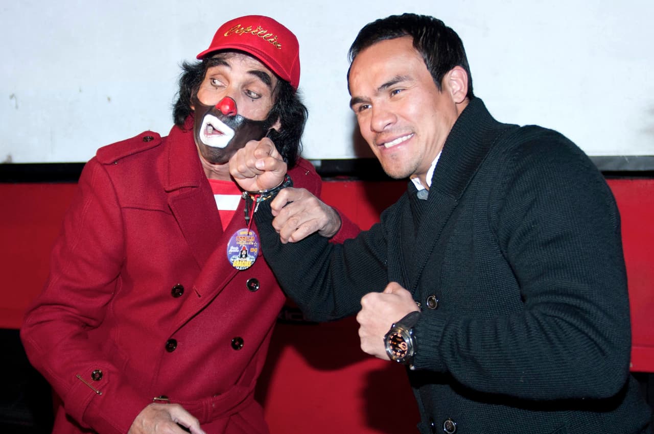 Su carrera también abarcó el cine. Filmó tres películas: 'Milagro en el circo' (1979), en la que 
<b><a href="https://www.univision.com/shows/el-gordo-y-la-flaca/yuri-recuerda-el-consejo-que-le-dio-jose-jose-cuando-tenia-14-anos-y-aun-no-era-famosa-video" target="_blank">actuó al lado de Yuri</a></b>; 'Mientras haya niños habrá payasos' (1982) y 'La corneta de mi general' (1989). 
<br>