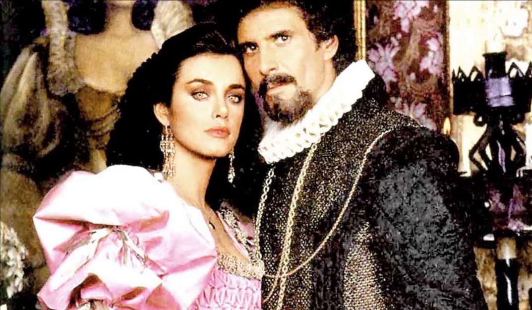 Se especula que Lucía Méndez ya había tenido un romance con el histrión antes de que su colega fuera su novia. Incluso, en 1988 se reencontraron cuando estelarizaron 'El extraño retorno de Diana Salazar'.
<br>