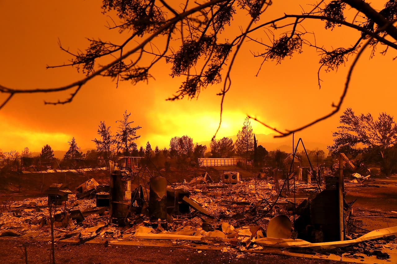 "Los incendios son explosivos ahora mismo": al menos 8 muertos y miles de evacuados en California