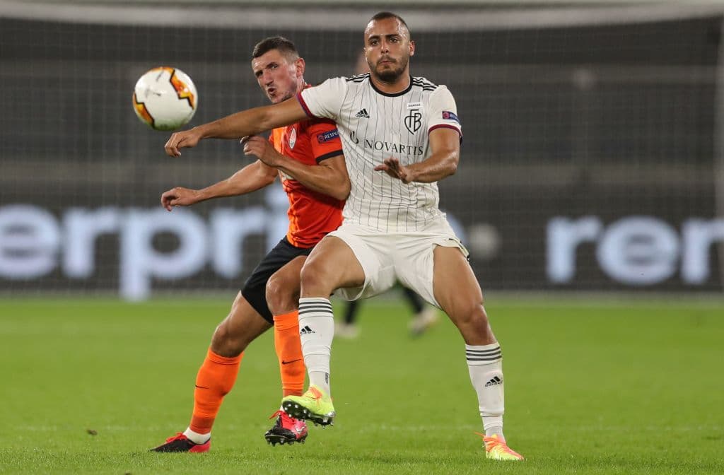 El partido arrancó y el Shakhtar no se penso las cosas dos veces y comenzaron a presionar en todas las zonas del terreno de juego.