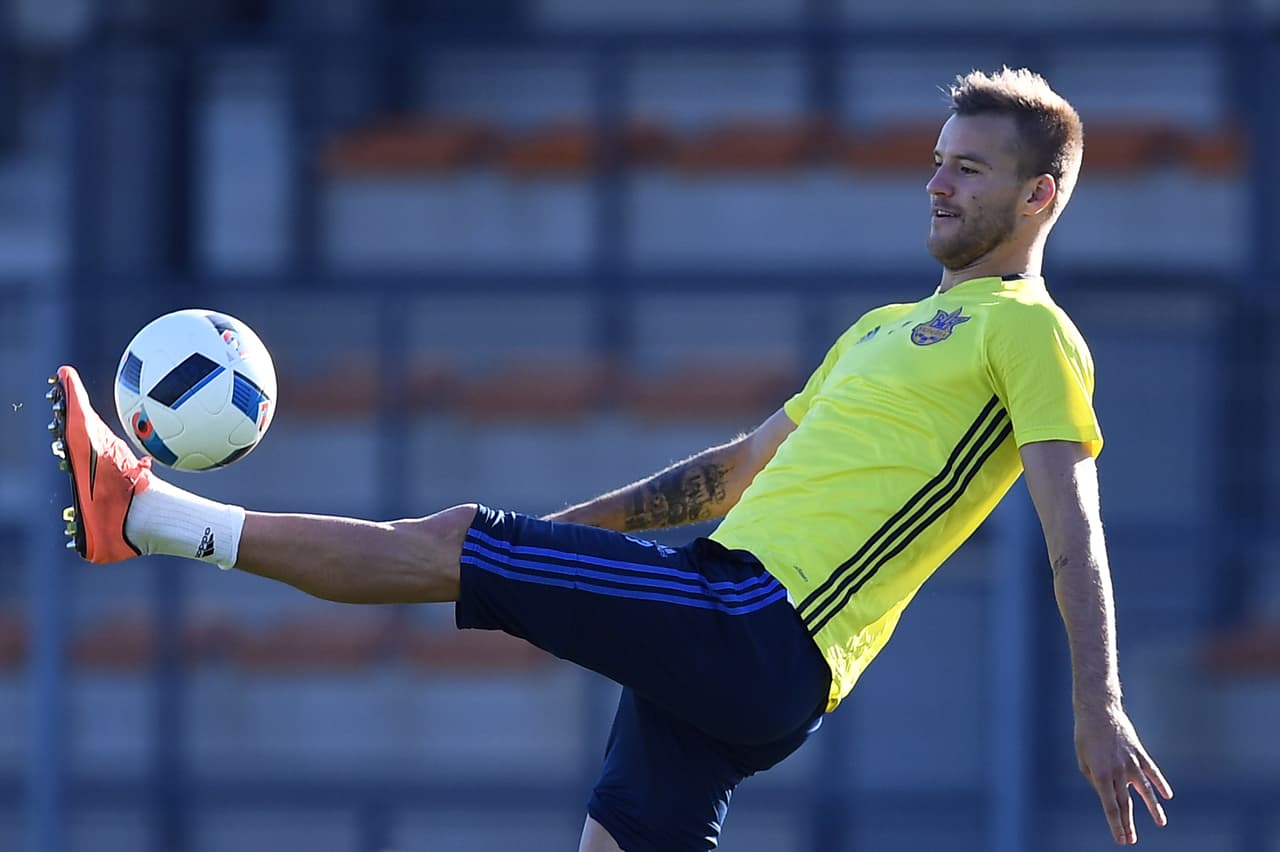 Dortmund ficha al ucraniano Yarmolenko en sustitución de Dembélé