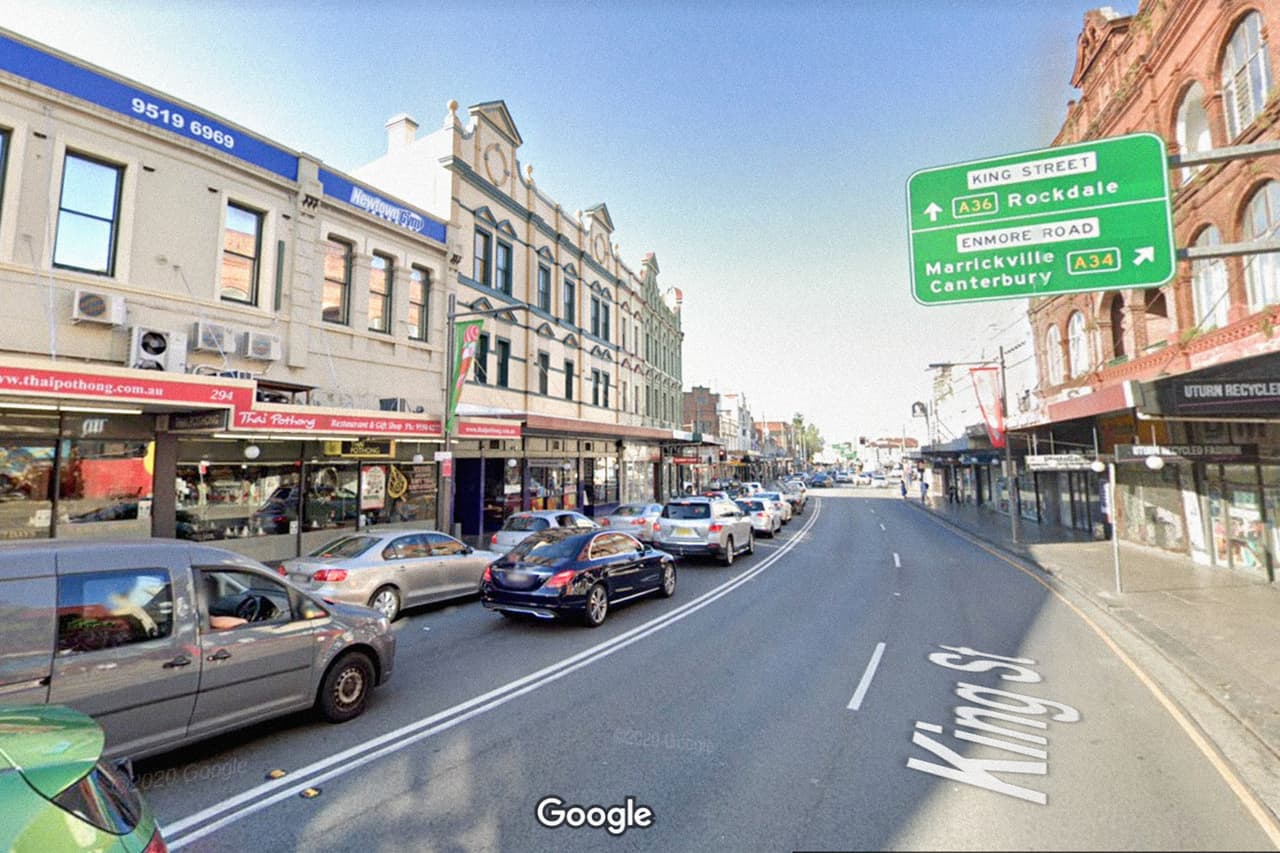 <b>Puesto 19. Calle King, Sídney</b>
<br>
<br>Esta calle es donde los habitantes de una de las ciudades más grandes de Australia acuden en masa al anochecer. Lugareños y visitantes la colman atraídos por su oferta de bares, lugares de música en vivo y restaurantes, desde algunos muy baratos hasta los más costosos y elegantes. 
<br>
<br>“Comparta sus calles y lugares favoritos a través del hashtag #LoveLocal”, pide la publicación Time Out para que los habitantes de todos las ciudades del mundo puedan hacer sus propias recomendaciones. 
<br>