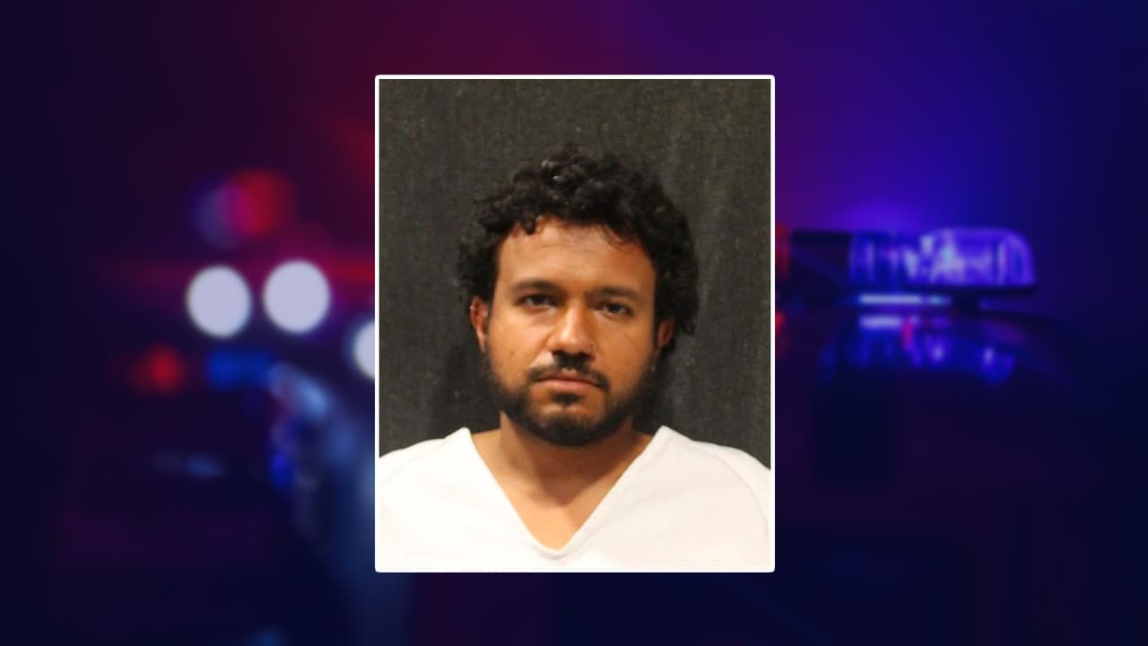 Se pide a cualquier persona que tenga información sobre otras personas involucradas en los hechos comunicarse al 911; para denuncias anónimas pueden llamar al 88-CRIME.