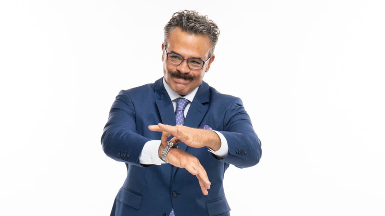 Sergio Sendel personifica a Dante Ferrer, un tramposo financiero