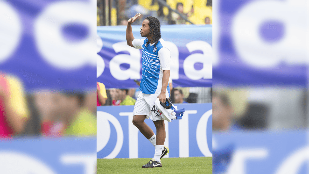 <b>Enchufado en todo momento</b>
<br>El brasileño estaba en la banca y entró al minuto 82, pero siempre mantuvo una sonrisa en el rostro, con actitud positiva y dispuesto a brindar un buen juego.