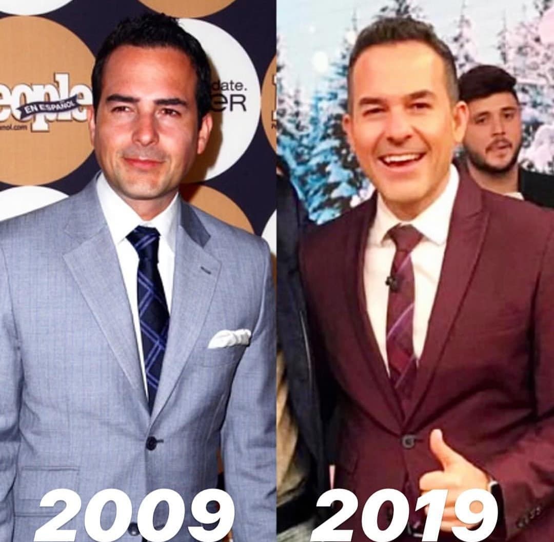El conductor mexicano se unió al '10 year challenge', un reto viral en redes sociales en el que se comparaba la apariencia física actual con la de 10 años atrás mediante una fotografía, aquí el resultado. Tal parece que los años no han hecho de las suyas en Carlos.
<br>