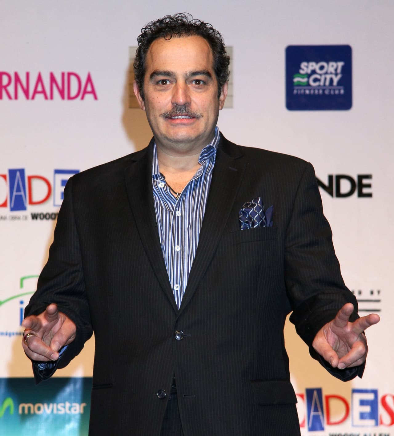 Dijo que este galán le fue infiel. Ella es 11 años más grande que él.