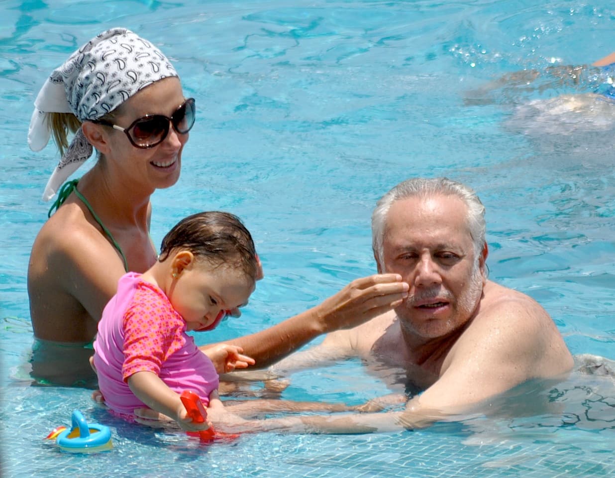 Ella se llama Fabiola Lozano y adoptaron a la pequeña Aitana hace 2 años.