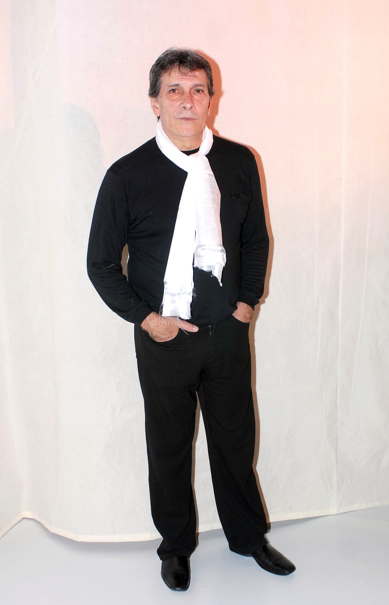 El galán otoñal 
<b>Juan Ferrara</b> es su hijo, seguro muchas mujeres querían emparentar con la actriz. ¿Cuántos de estos lazos familiares conocías?