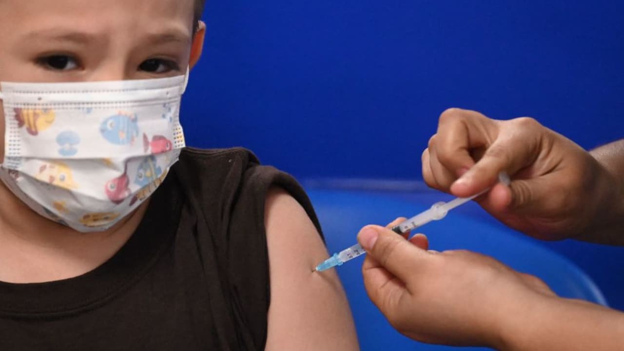 ¿Cuál es la diferencia entre la dosis de la vacuna de Pfizer para niños y la que se aplica a otros grupos?