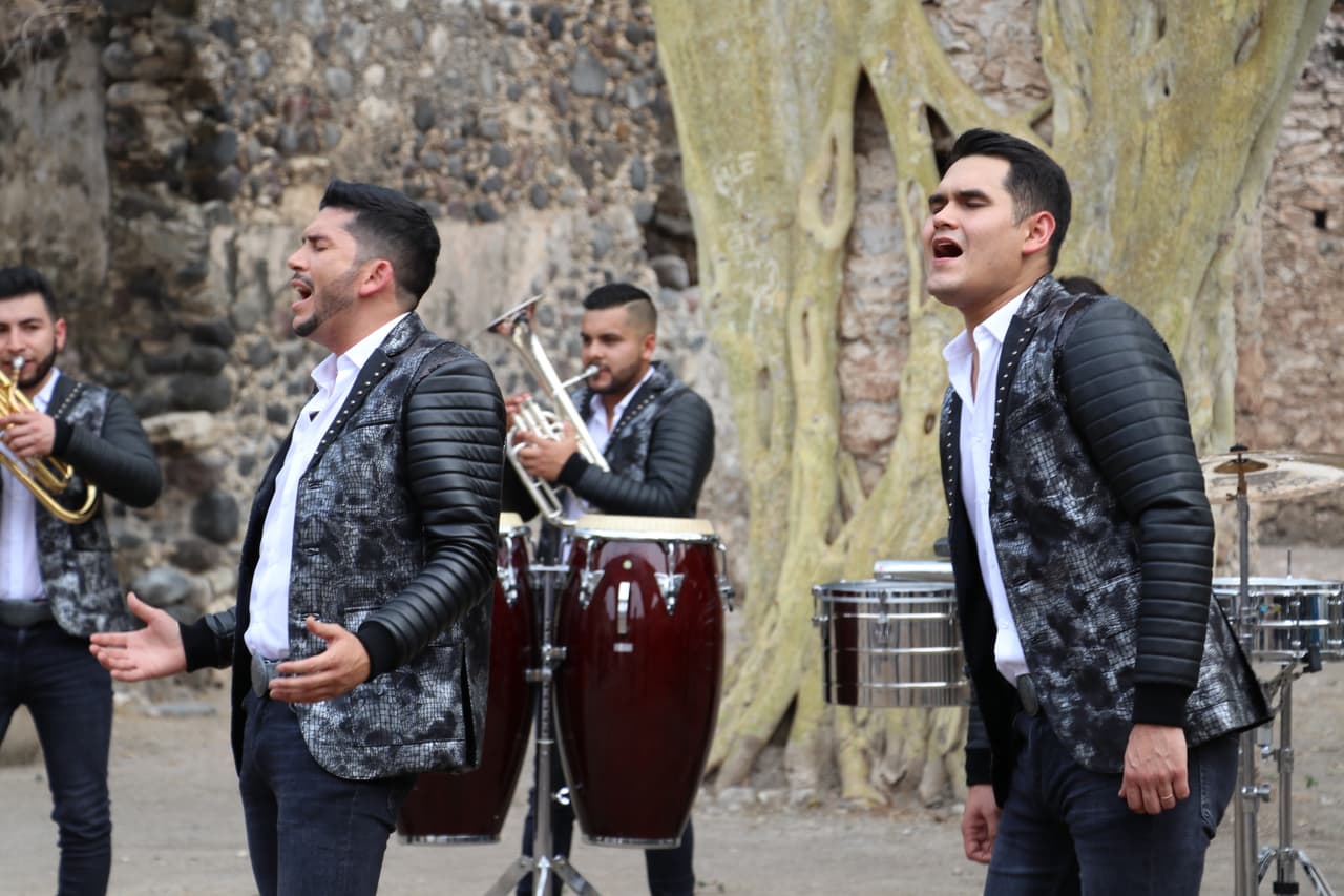 A pesar de que ellos describen este como un "lugar maravilloso" les tocó sufrir un poco durante las grabaciones.