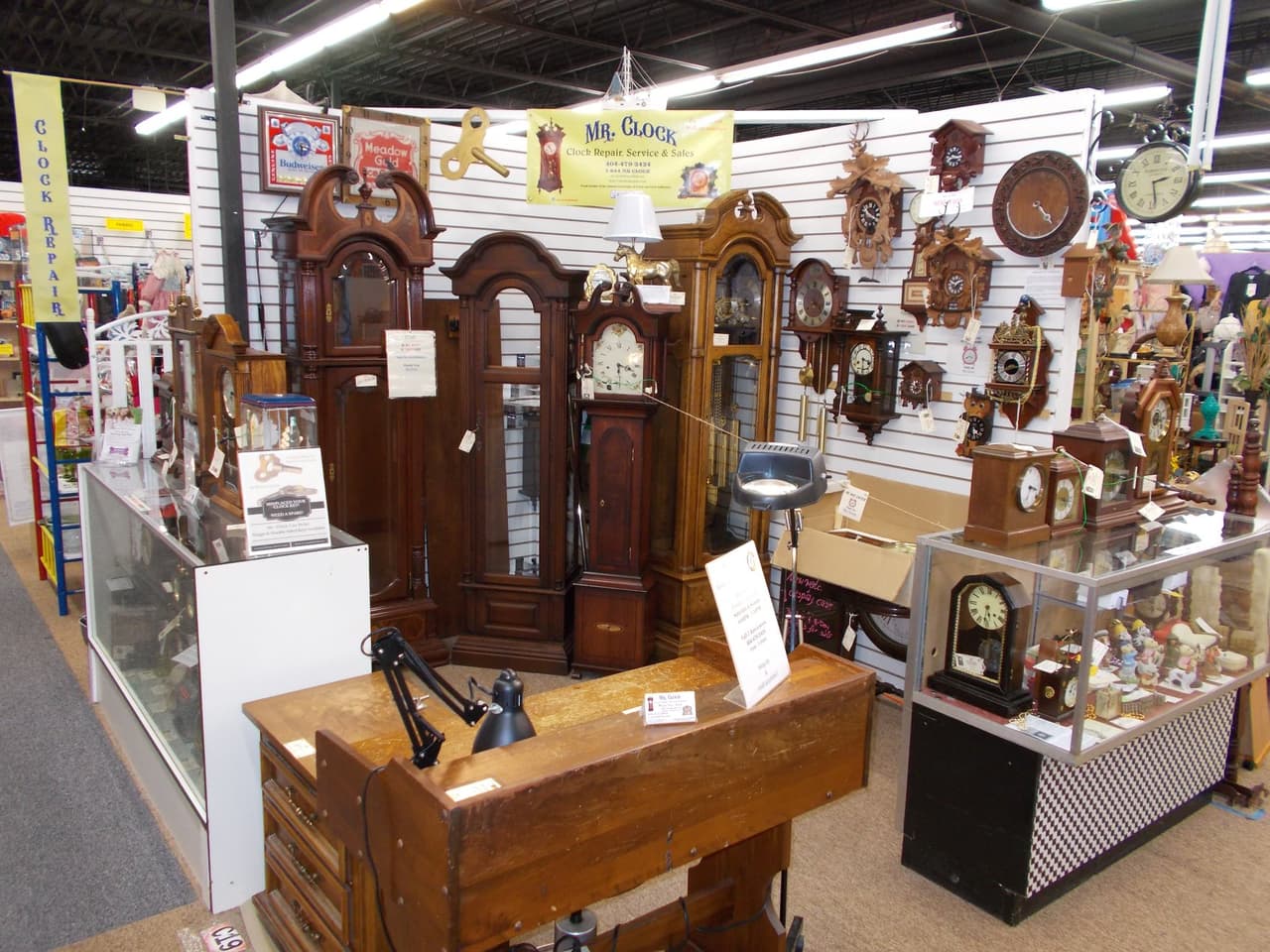 <b><a href="https://www.facebook.com/uniquetreasuresmall/" target="_blank">Unique Treasures Flea Market (3635 Stone Mountain Hwy, Snellville)</a></b>. Unique Treasures es un gran hallazgo en términos de mercados de pulgas de Georgia. Hay mucho que ver, además de comida deliciosa para mantenerte a la caza de una ganga durante todo el día.