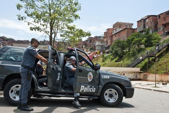 Unos 600 integrantes del batallón de choque de la policía militar fuertemente armados fueron desplegados en el área, vecina al acaudalado distrito de Morumbi.