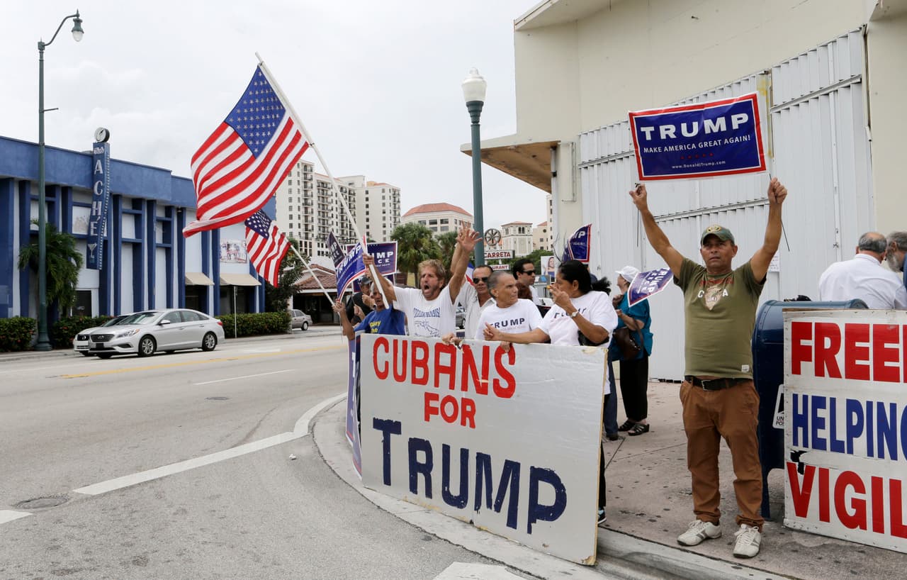 La mayoría de cubanos en Miami apoyan la reelección de Trump y su postura frente a la isla, según nueva encuesta