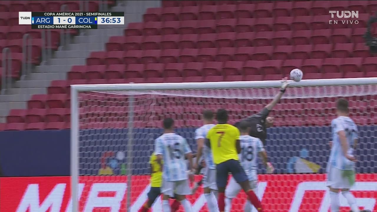 ¡El partido es de Colombia! Dos palos en un minuto de Barrios y Mina