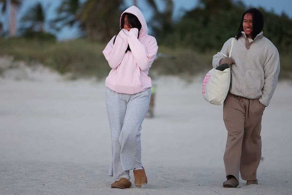 El frío alejó las tangas de las playas de Miami Beach