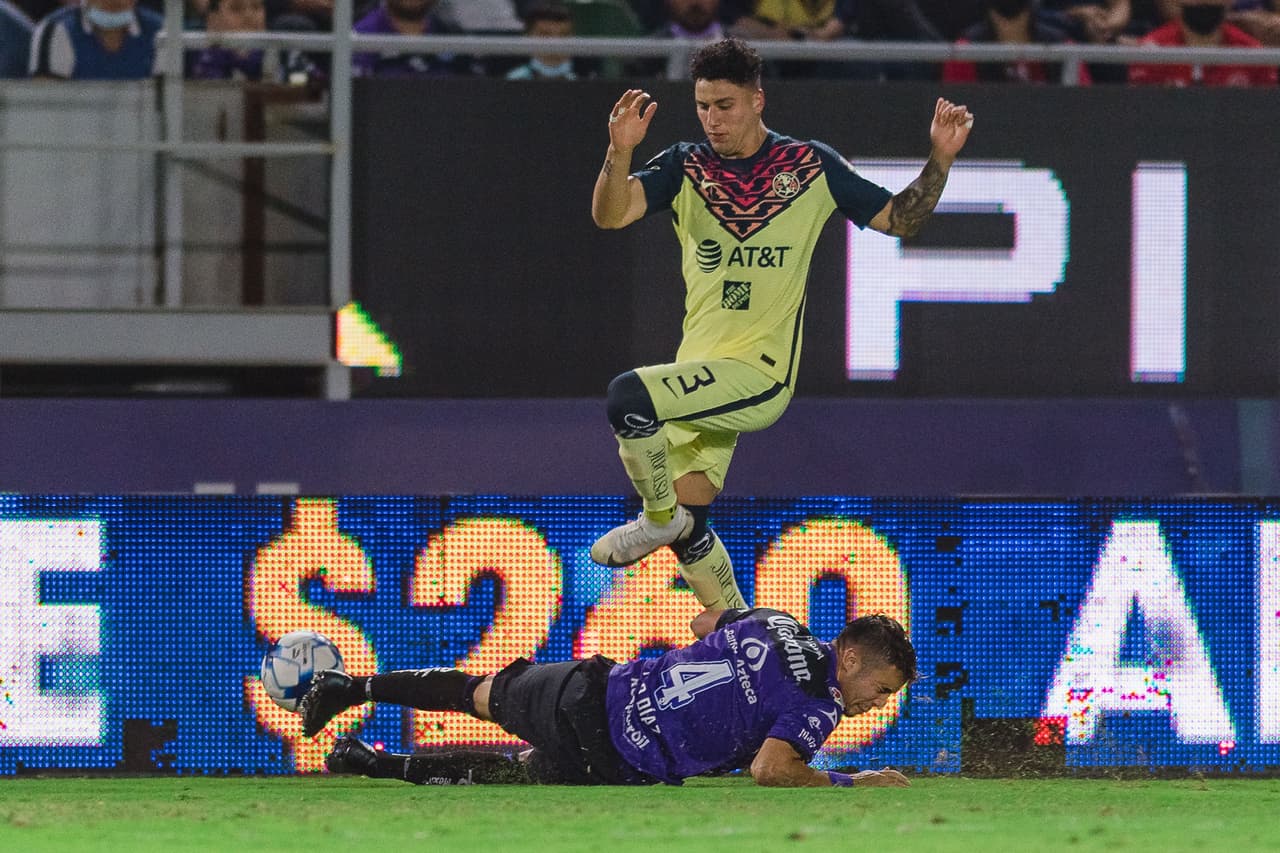Gracias a los goles de Gonzalo Sosa y Miguels Sansores, Mazatlán logra resolver el encuentro en el primer tiempo y le pegan 2-1 a las Águilas del América.