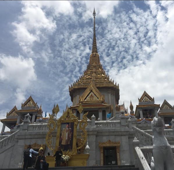 El Wat Traimit situado en el distrito de Chinatown es uno de los templos de Bangkok más conocidos.