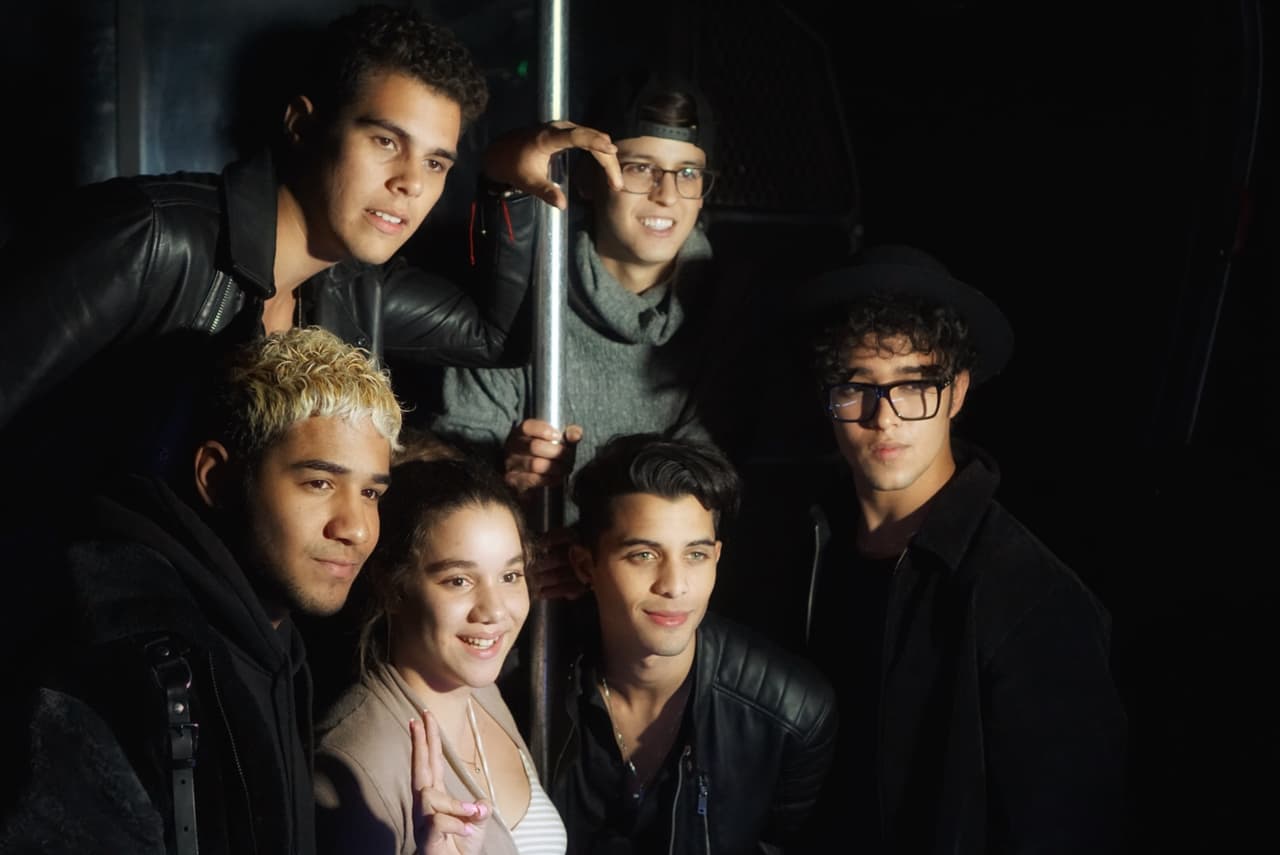 En el evento de Miami, público y artistas fueron uno solo y Mix 98,3 acercó a los jóvenes cantantes a su fanaticada.