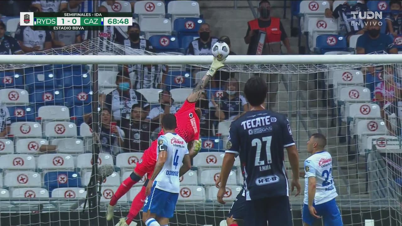 ¡Impresionante! Andrés Gudiño evita el gol histórico de Funes Mori