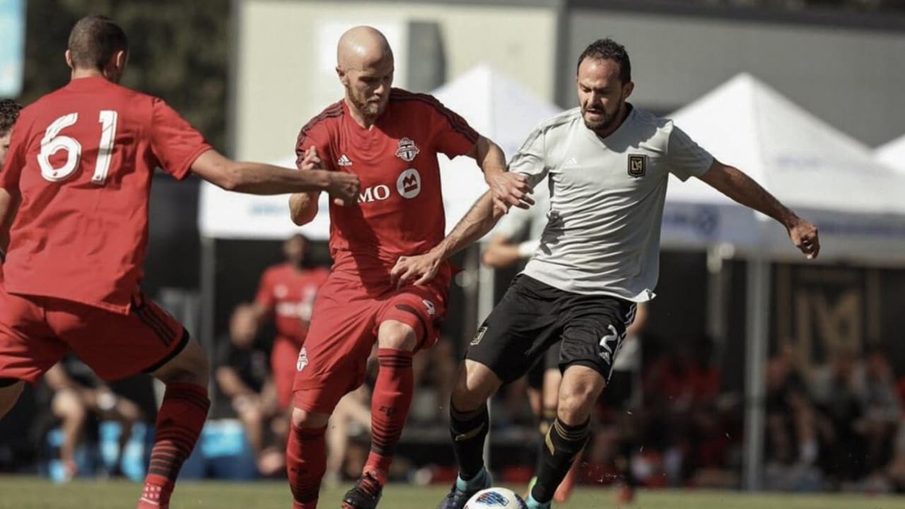 Costarricense Marco Ureña marca los dos primeros goles en la historia de Los Angeles FC
