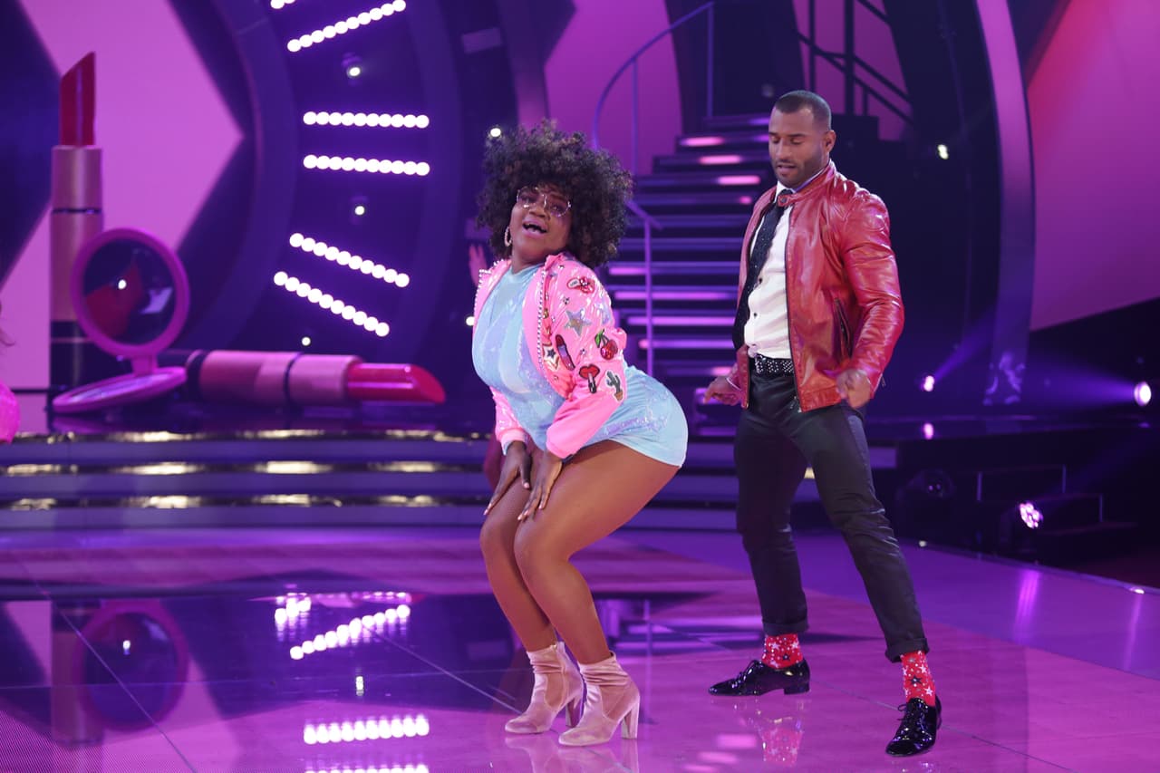 Luego tocó el turno a Chikybombom de defender su lugar en la competencia con un 'street jazz'.