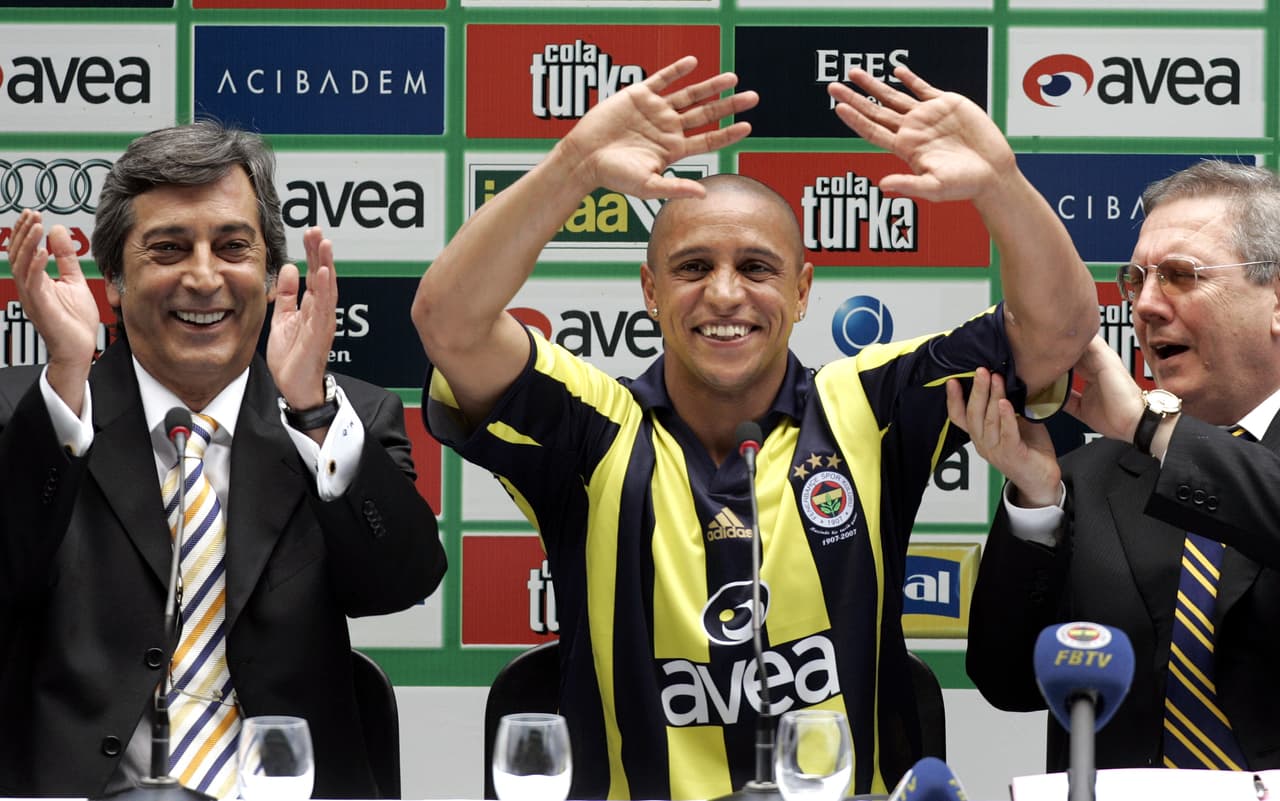 Pasados los gloriosos días vestido de merengue, jugó en el futbol turco durante tres temporadas. En 2010 regresó a su tierra natal para derrochar talento en Corinthians y un año después jugó en el máximo circuito del balompié ruso.