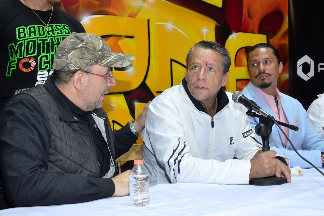 Por esa razón y debido a la gravedad de la lesión, la pelea, pactada para el 2 de agosto, podría ser pospuesta, pues Adame debe evitar cualquier tipo de contacto para que su herida cicatrice correctamente.