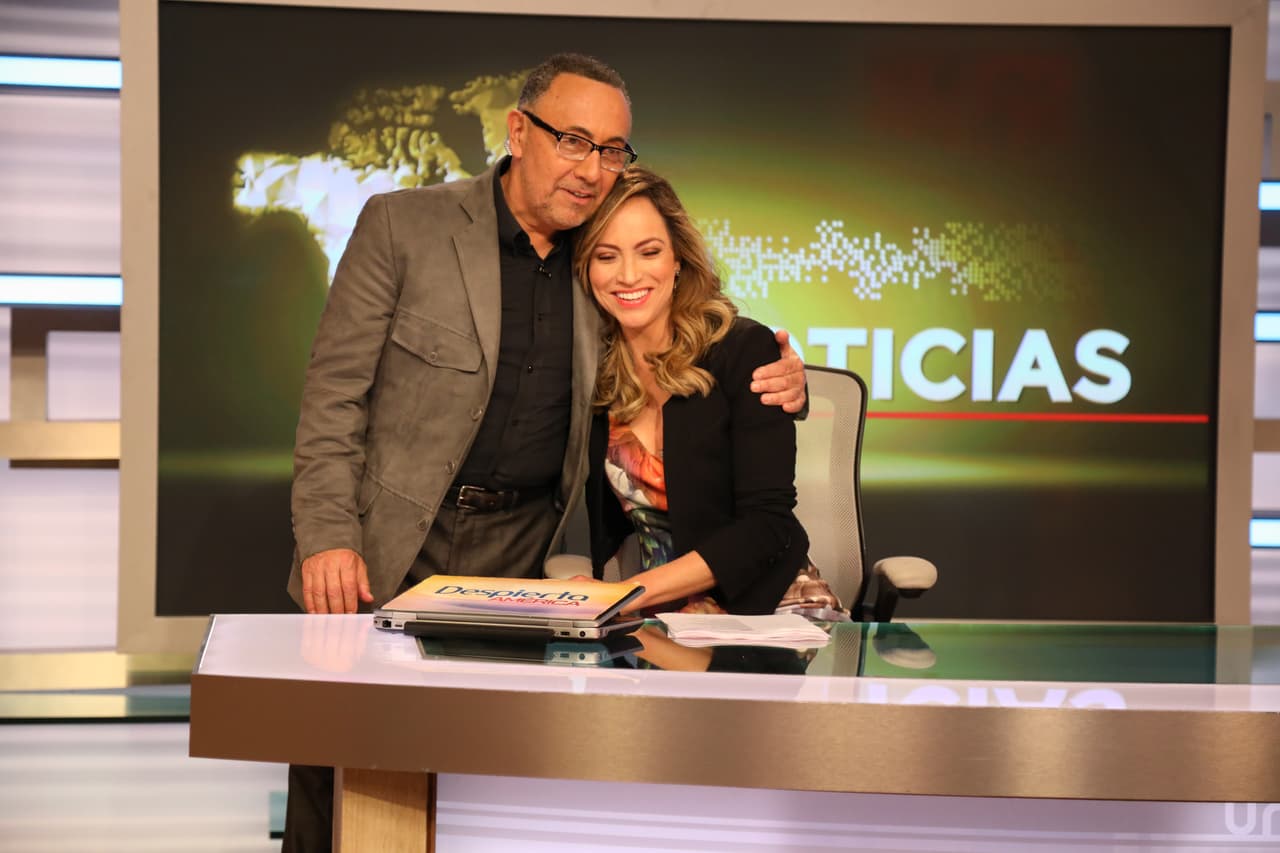 Satcha Pretto estaba muy divertida con las ocurrencias de Fernando.