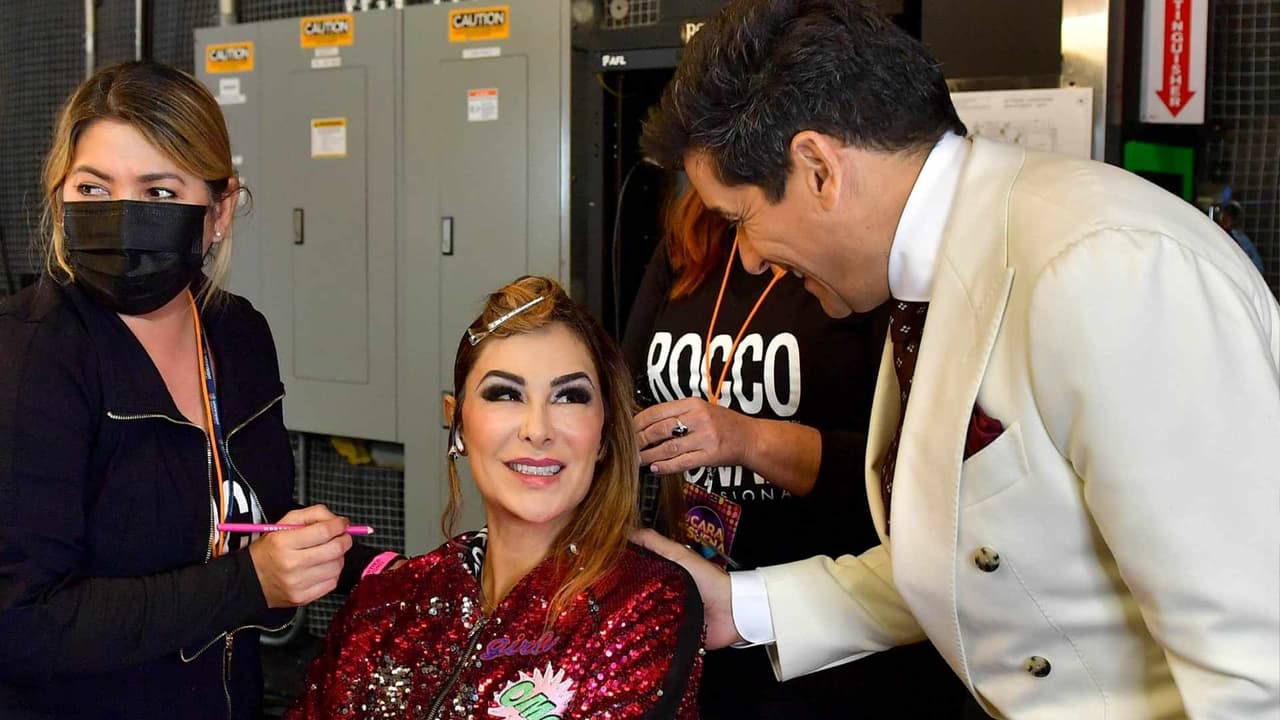 Ninel Conde fue la encargada de dar vida a Thalía en el escenario con su canción 'Piel Morena'.