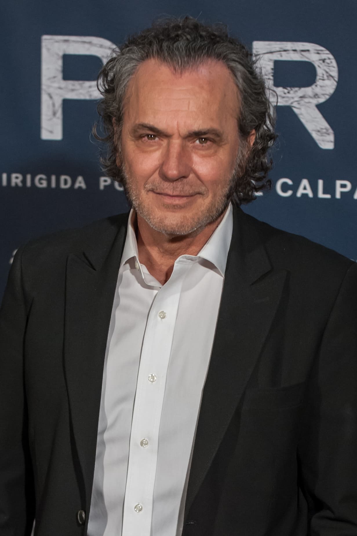 El reconocido actor español, ganador del Premio Goya, llega a la pantalla de UniMás en El Príncipe como el apuesto y veterano policía Fran ¿Dejarías que te capture?