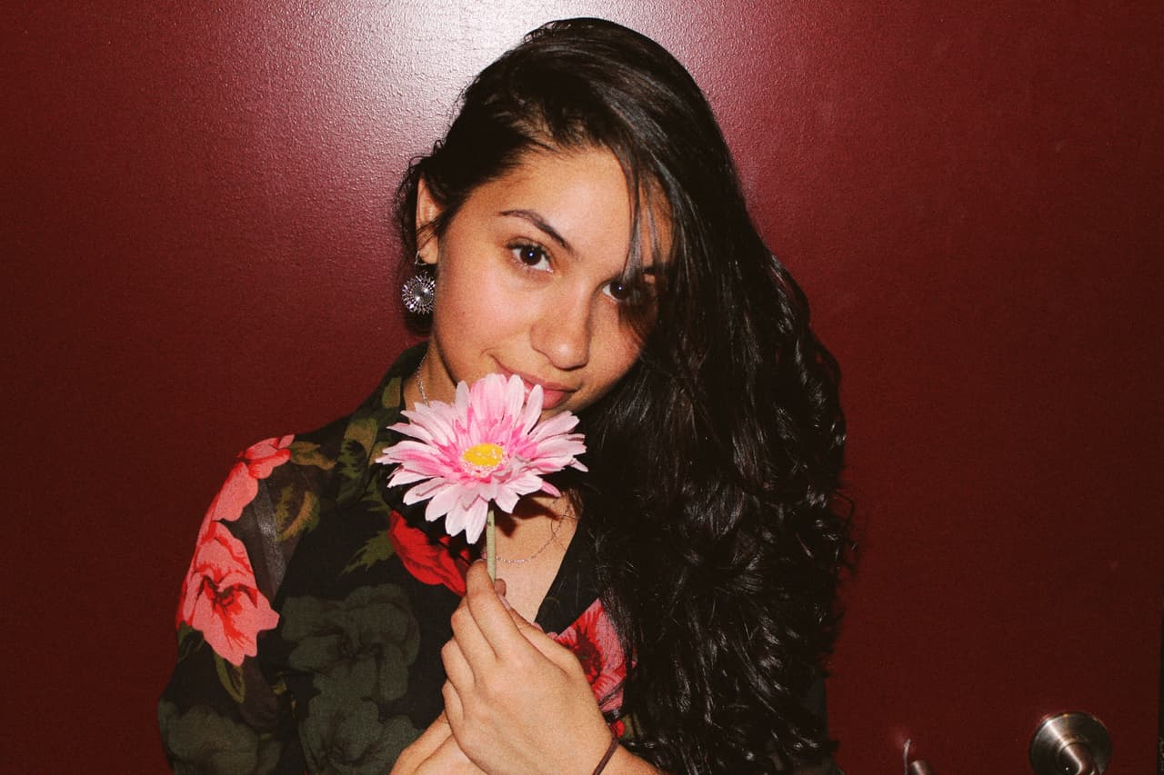 La cantautora e instrumentalista 
<b>Alessia Cara</b>, ganadora del GRAMMY, actuará por segunda ocasión en la entrega del Latin GRAMMY 2019. Cara, de 23 años, está nominada a dos Latin GRAMMY, en las categorías de Grabación del año y Canción del año, con el tema 'Querer mejor'.