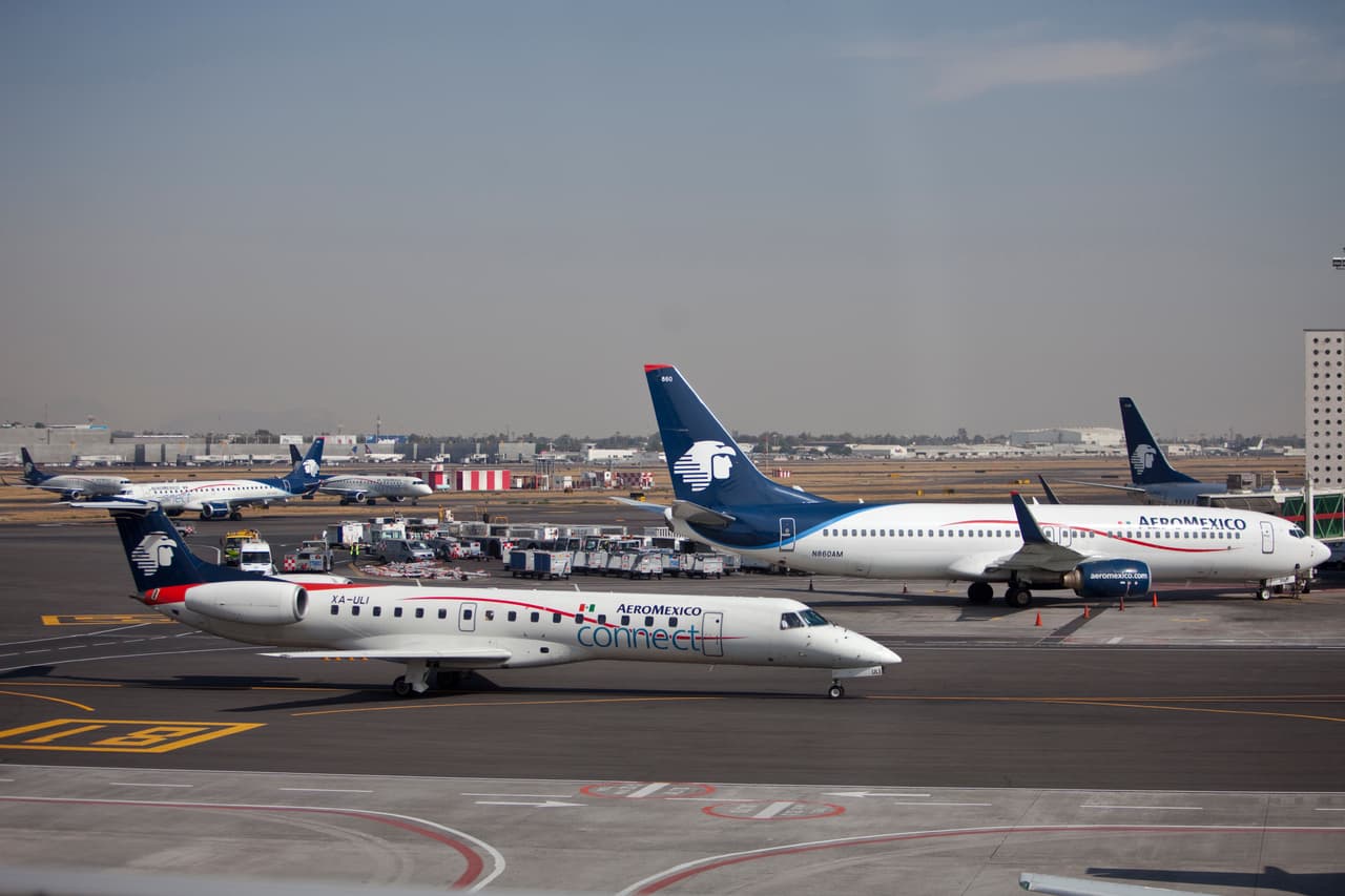 Por el “complejo entorno económico” de Venezuela, Aeroméxico suspende sus vuelos a Caracas