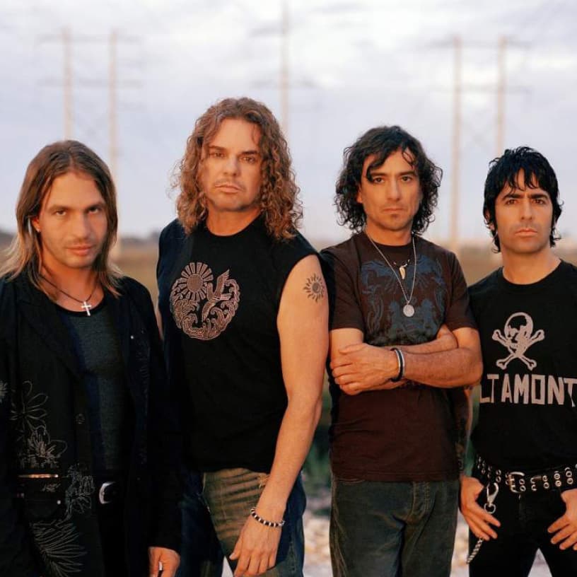 <b>2011 - Maná. </b>En el 2015 sacó su más reciente álbum: 
<i>Cama incendiada</i>, disco que incluyó colaboraciones de Shakira y Steve Aoki.