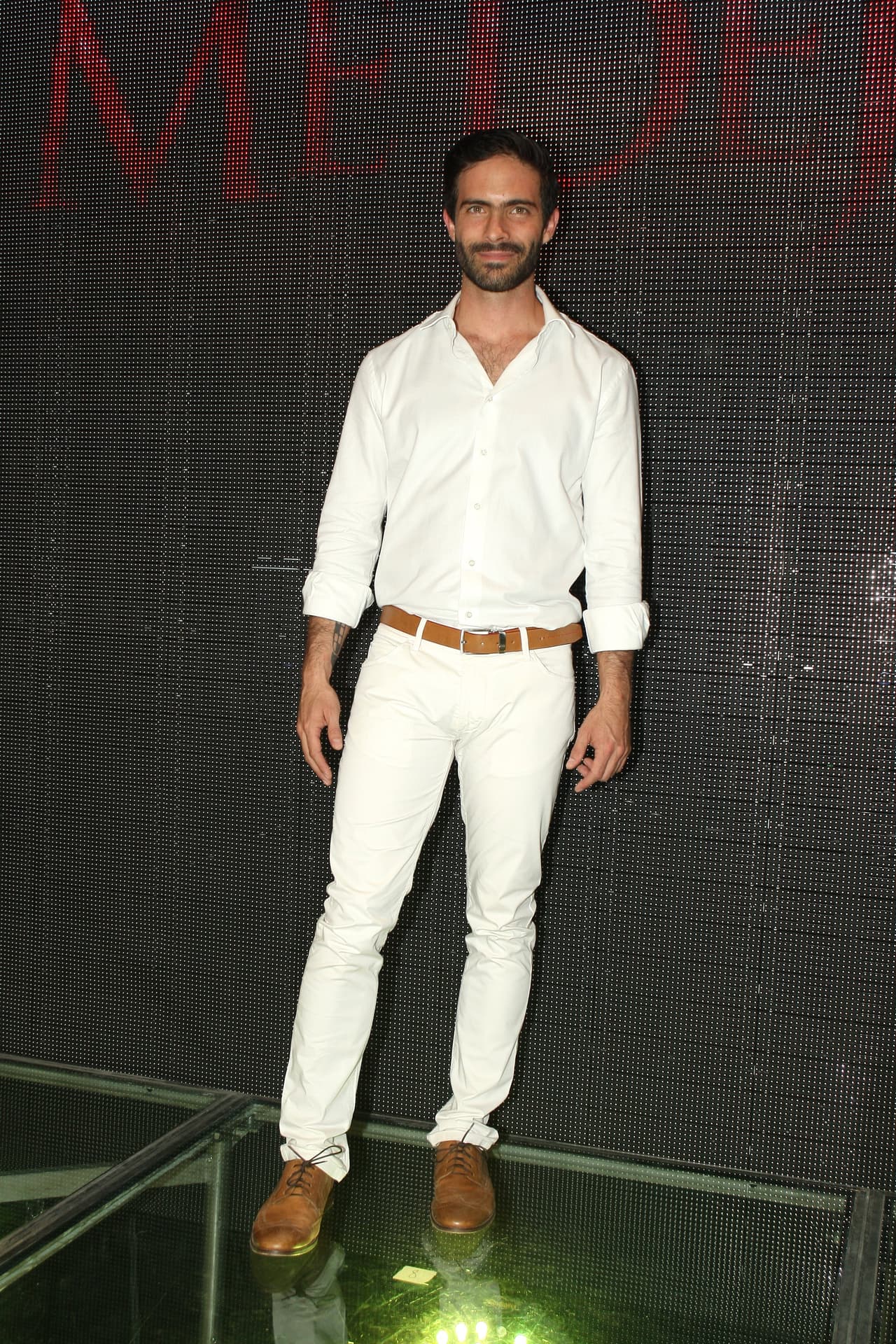 Hoy en día 
<b><a href="http://www.univision.com/temas/osvaldo-benavides">Osvaldo</a></b> tiene casi 38 años de edad, mientras que el galán, 
<b><a href="http://www.univision.com/temas/fernando-colunga">Fernando</a></b>
<a href="http://www.univision.com/temas/fernando-colunga"> <b>Colunga</b></a>, tiene 51 años. Muy chico para que fueran padre e hijo ¿cierto?