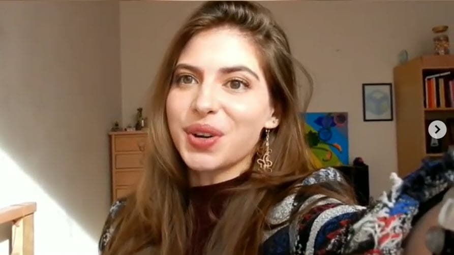 A la par de su desarrollo en la música, Daniela Aedo no dejó del todo la actuación. Tuvo algunas participaciones en proyectos como 
<b><a href="https://www.univision.com/shows/novelas-y-series/susana-gonzalez-y-eduardo-santamarina-con-velo-de-novia" target="_blank">'Velo de novia'</a></b> y en capítulos de la serie 'Mujer, casos de la vida real'. 
<br>