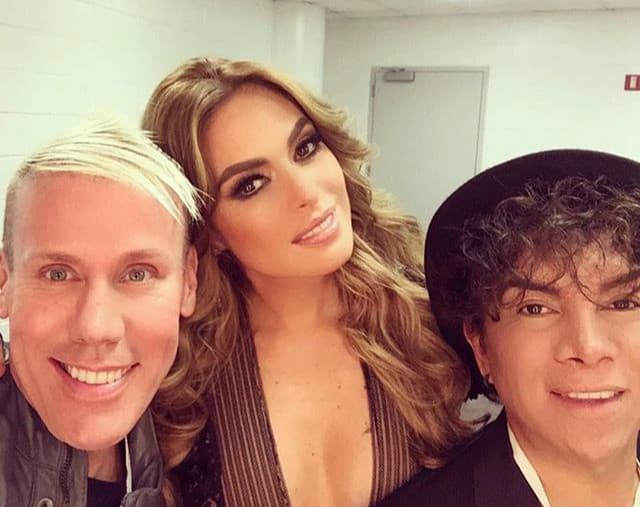 No podían faltar en este viaje sus guardianes del maquillaje, Alfonso Waithsman y Jorge Beltrán.