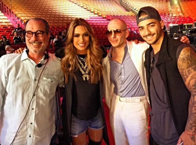 ¡Rodeada de galanazos!