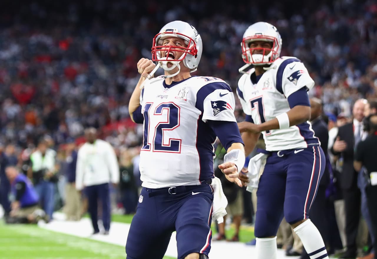 New England Patriots se impuso 34-28 contra Atlanta Falcons y se coronó campéon del Super Bowl luego de estar con una desventaja de 25 puntos y con un Tom Brady sobre saliente en los últimos 13 minutos del partido. Por primera vez se jugó tiempo extra y allí ganaron los Patriots.