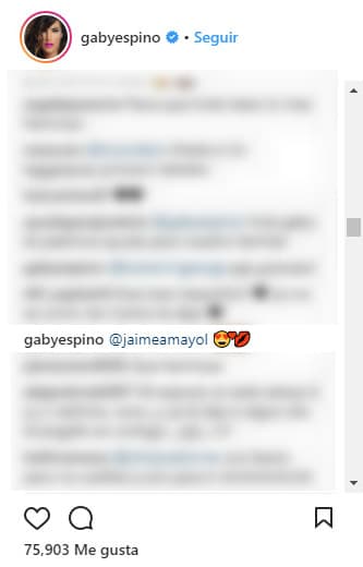 La actriz no pudo dejar de contestar este mensaje etiquetándolo y publicando otra serie de emoticonos igual de románticos que los del actor, lo que hacía pensar que entre ellos había algo más que amistad.